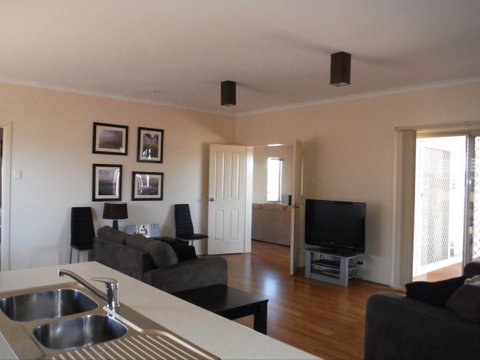 Four Seas - Accommodation Cairns 1