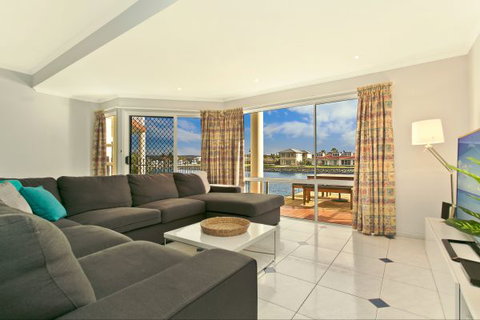SALT Waterfront Apartment - Accommodation Cairns 0