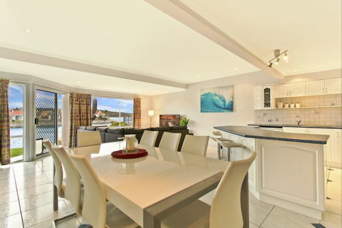 SALT Waterfront Apartment - Accommodation Cairns 1