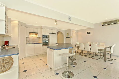 SALT Waterfront Apartment - Accommodation Cairns 2
