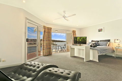 SALT Waterfront Apartment - Accommodation Cairns 4