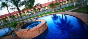 Best Western Pines Country Club Motor Inn - Accommodation Cairns 1