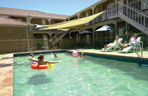 City Colonial Motor Inn - Accommodation Cairns 0
