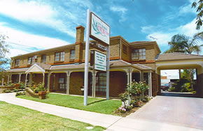 City Colonial Motor Inn - Accommodation Cairns 2