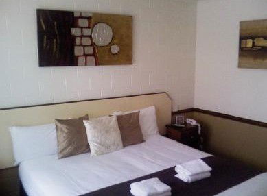 Bent Street Motor Inn - Accommodation Cairns 2
