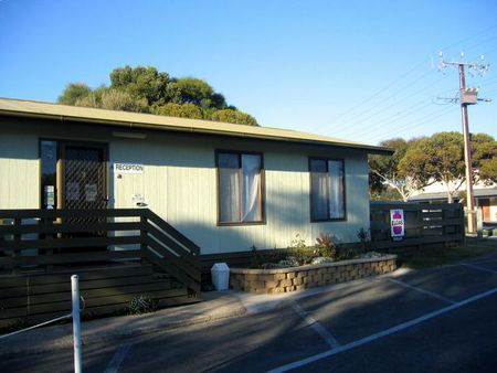 Lake Albert Caravan Park - Accommodation Cairns 0