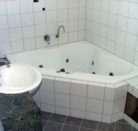 Tasman Beachside Apartments - Accommodation Cairns