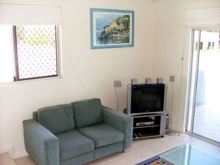 Tasman Beachside Apartments - Accommodation Cairns 3