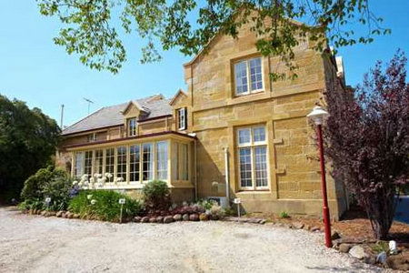 Quest Trinity House - Accommodation Cairns 0