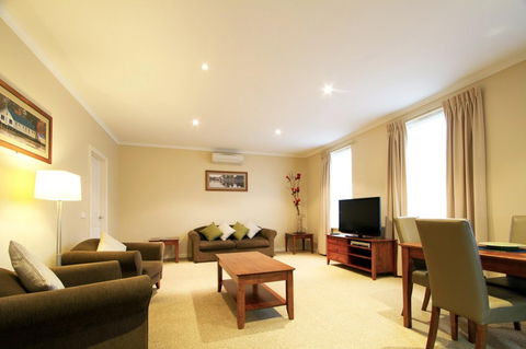 Lake Inn Ballarat - Accommodation Cairns 0