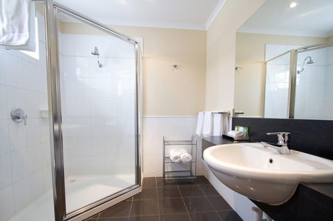 Lake Inn Ballarat - Accommodation Cairns 1