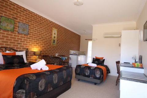 Top Of The Town Motor Inn Yackandandah - Accommodation Cairns 7