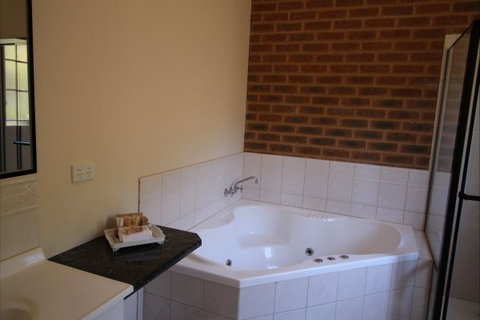 Top Of The Town Motor Inn Yackandandah - Accommodation Cairns 9