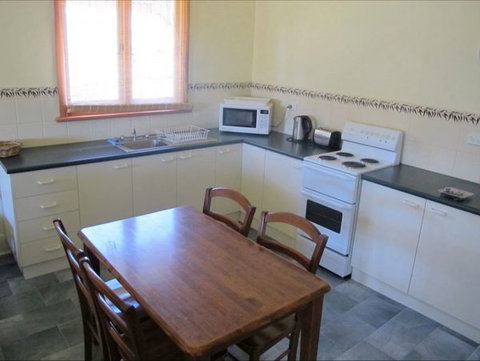 Ellison's Holiday Home - Accommodation Cairns 1