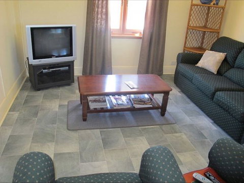 Ellison's Holiday Home - Accommodation Cairns 3