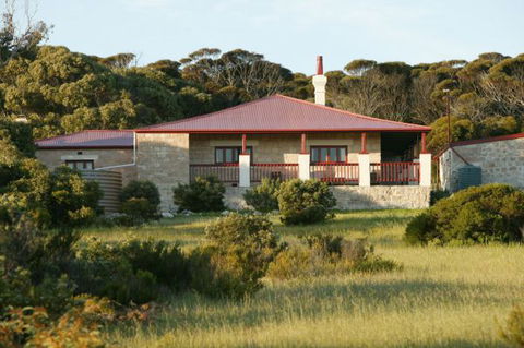 Engineers Lodge - Accommodation Cairns 0