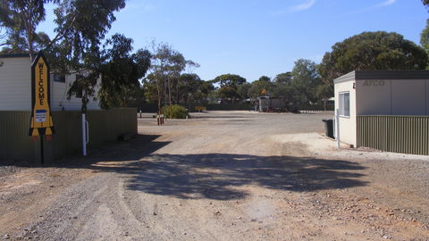 Woomera Traveller's Village And Caravan Park - Accommodation Cairns 0