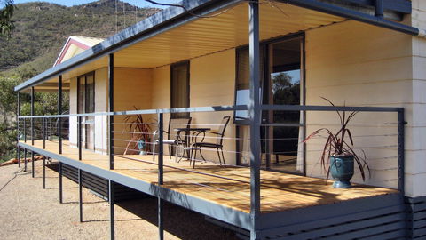 Devil's Peak Bed & Breakfast - Accommodation Cairns 0