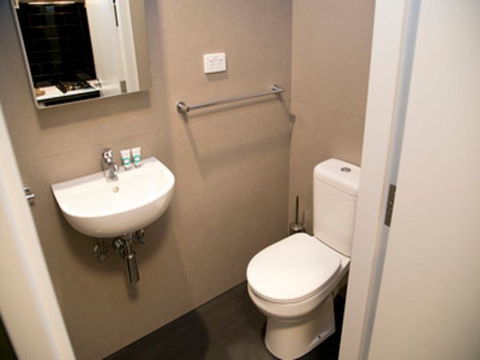 Abercombie Student Accommodation (Summer) - Accommodation Cairns 6