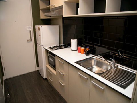 Abercombie Student Accommodation (Summer) - Accommodation Cairns 7