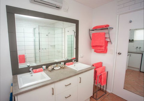 Arlingtons Accommodation - Accommodation Cairns 2