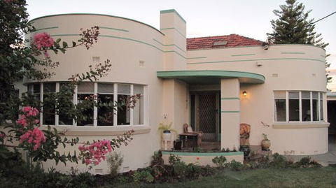 B&B Wodonga - Art Deco Accommodation - Accommodation Cairns 0