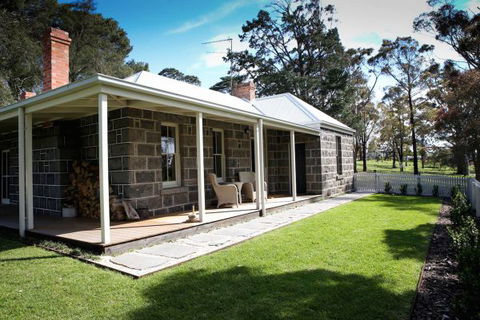 Barunah Plains Station - Cool Cottage - Accommodation Cairns 0