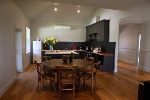 Barunah Plains Station - Cool Cottage - Accommodation Cairns 1