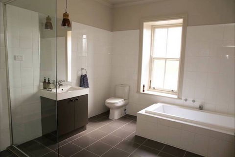 Barunah Plains Station - Cool Cottage - Accommodation Cairns 4