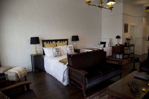 Chiltern Cottage And Indigo Suite - Accommodation Cairns 3