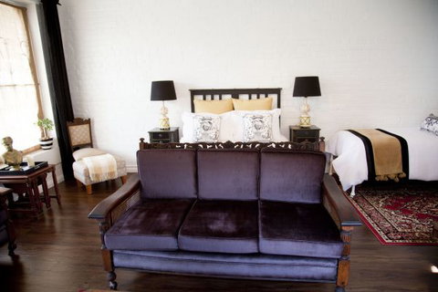 Chiltern Cottage And Indigo Suite - Accommodation Cairns 5