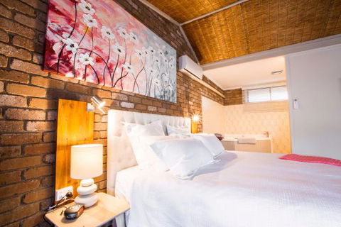 Farnham Court Motel - Accommodation Cairns 0