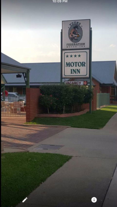 Federation Motor Inn Young - Accommodation Cairns 0