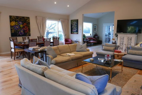 Fernhill Chestnut Farm - Accommodation Cairns 3