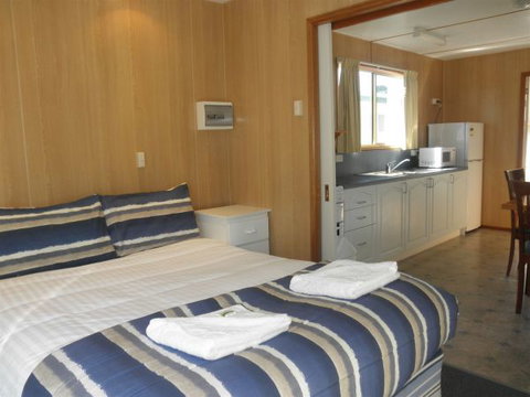 Strahan Beach Tourist Park - Accommodation Cairns 1