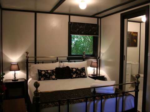Tudor Cottages Mount Dandenong - Accommodation Cairns 3