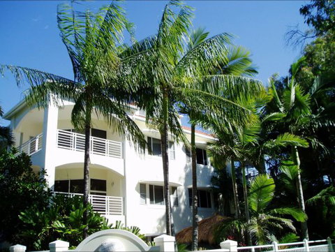 Villa Beach - Accommodation Cairns 2
