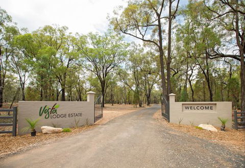 Vista Lodge Estate - Accommodation Cairns 0