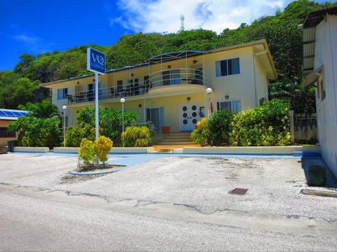 VQ3 Lodge - Accommodation Cairns 0