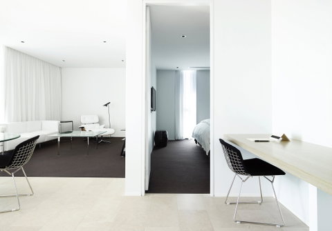 Burbury Hotel - Accommodation Cairns 1