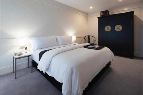 Burbury Hotel - Accommodation Cairns 6