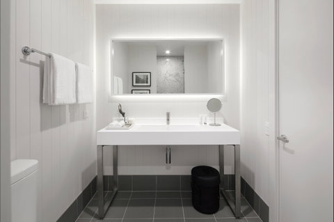 Burbury Hotel - Accommodation Cairns 7