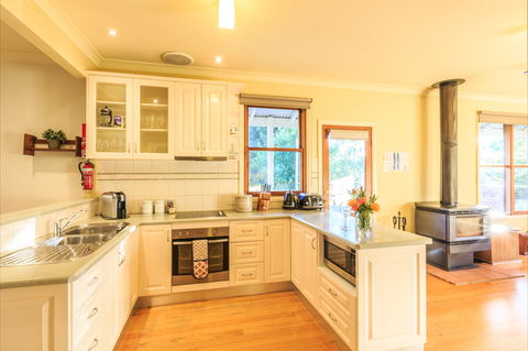 Country House Retreat - Accommodation Cairns 1