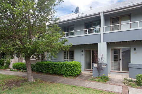 Honeysuckle Townhouses - Accommodation Cairns 0