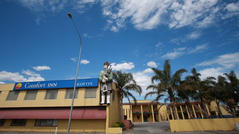 Comfort Inn Scottys Motel - Accommodation Cairns 0