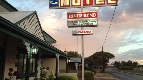 Motel Riverbend - Accommodation Cairns 0
