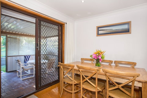 Relaxed Homely Retreat - Accommodation Cairns 2