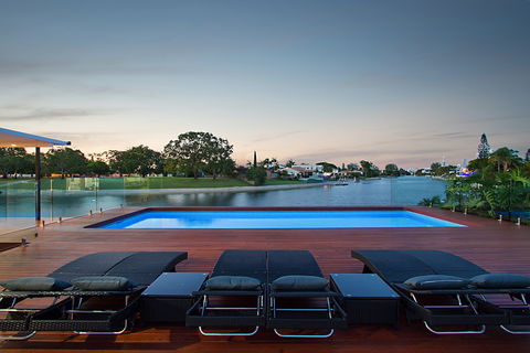 Whitehaven At Broadbeach - Vogue Holiday Homes - Accommodation Cairns 0