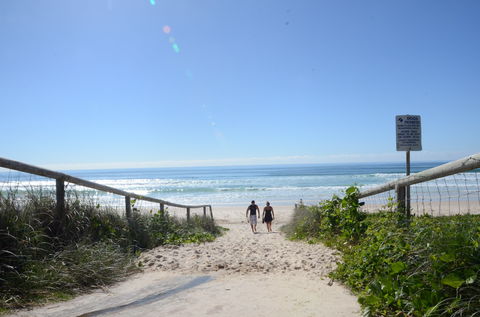Golden Riviera Beach Resort - Accommodation Cairns 6