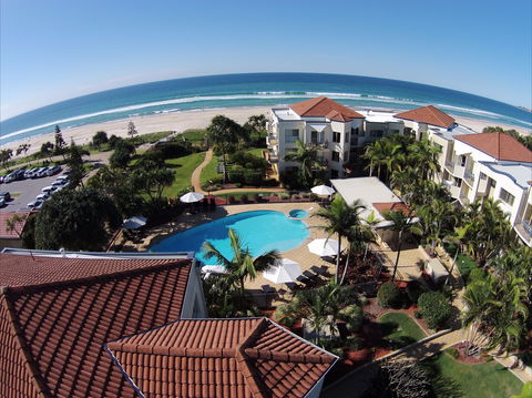 Golden Riviera Beach Resort - Accommodation Cairns 8